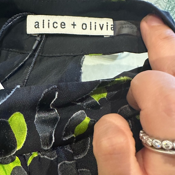 ALICE + OLIVIA Kingsley Halter top NWT - Picture 3 of 5